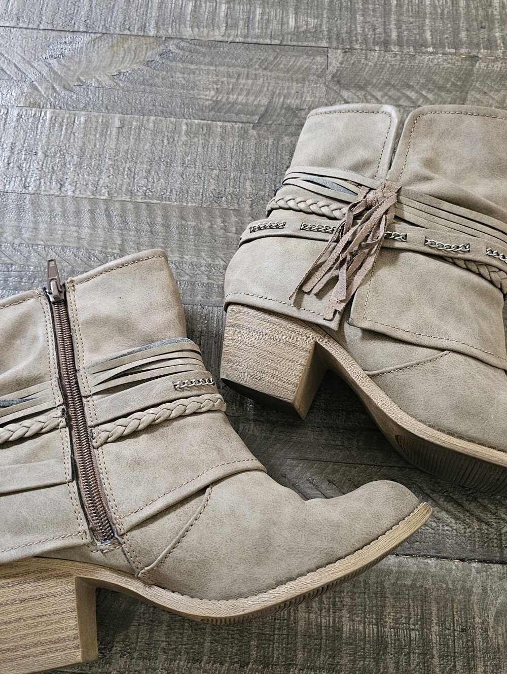 Jellypop Western Boho Ankle Boots Tan Faux Suede Braid Accent Side Zip Size 8.5